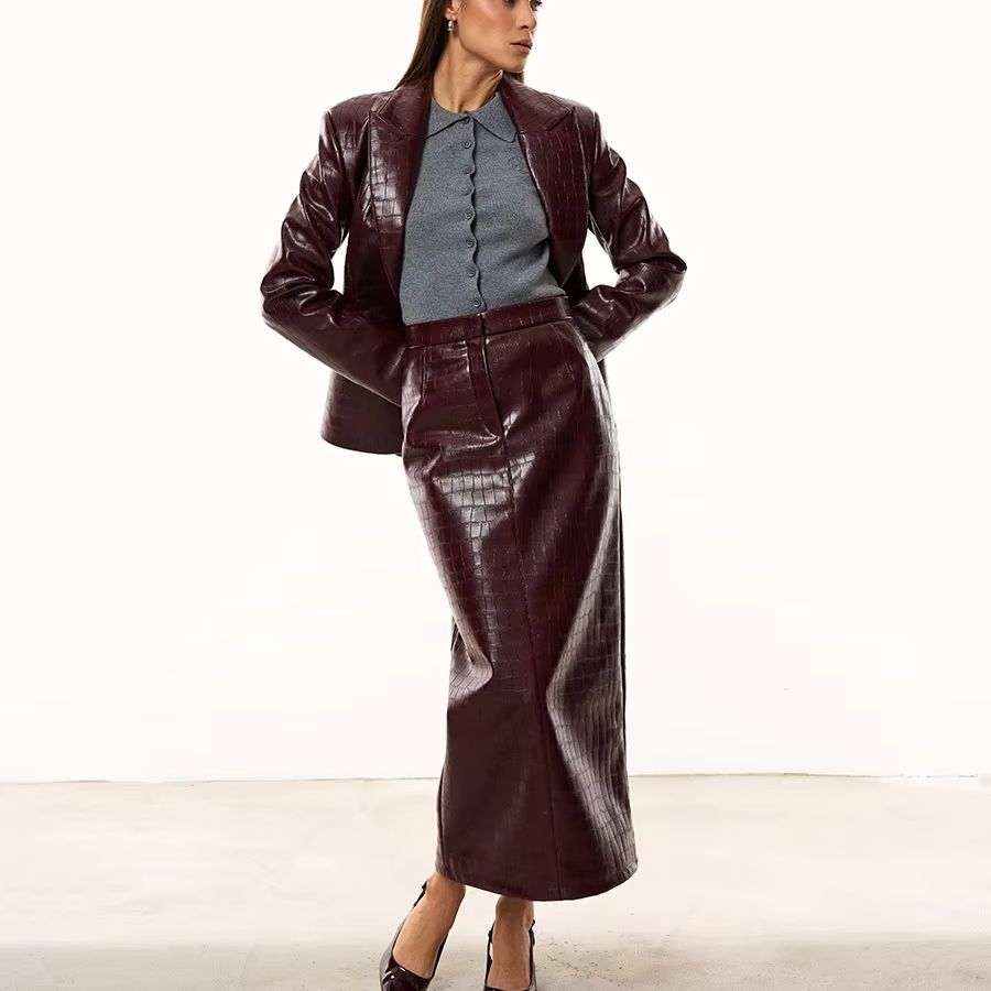 Female Formal Wear - Damski dwuczęściowy garnitur IG w kolorze