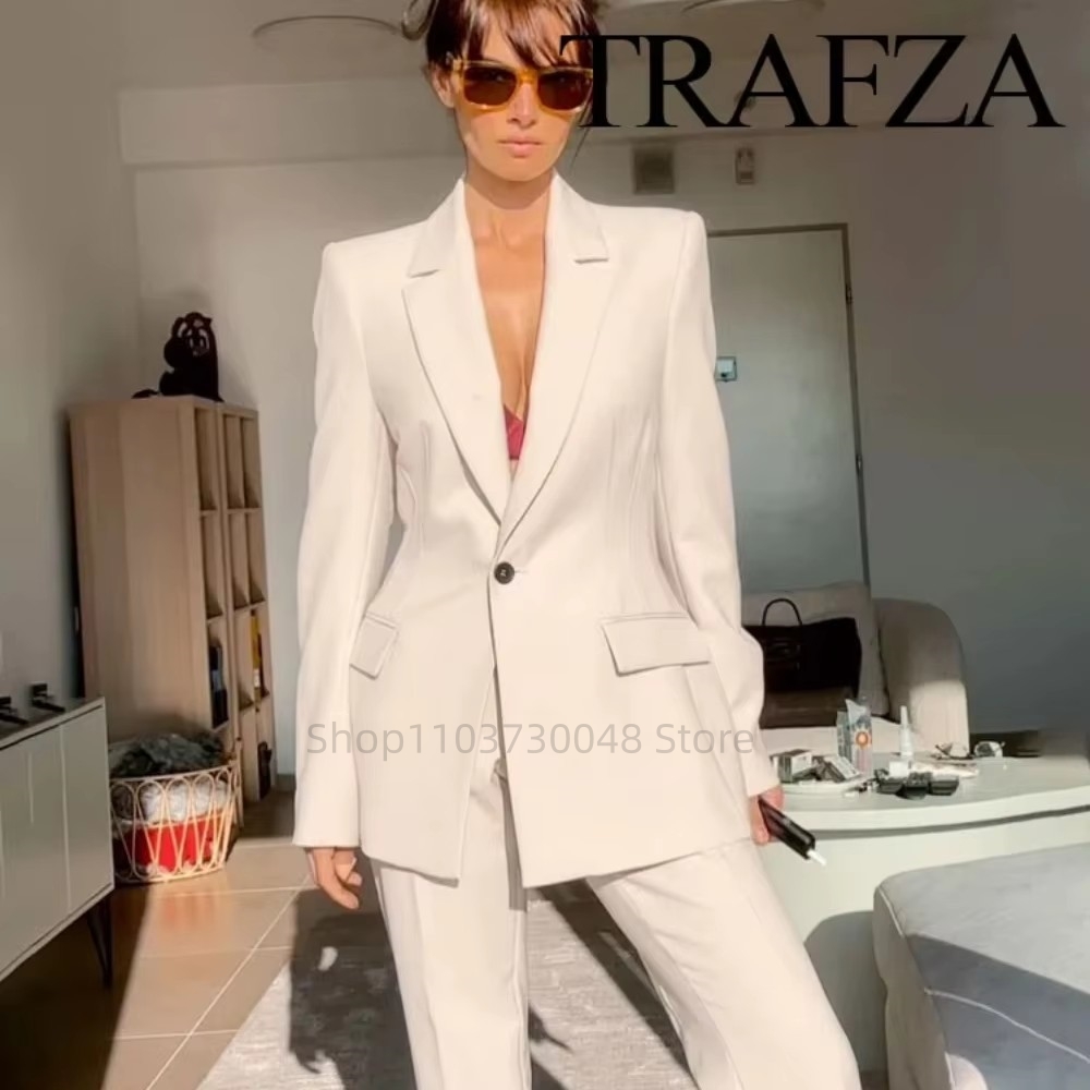 Female Formal Wear - Damski garnitur biurowy: marynarka i spodnie,