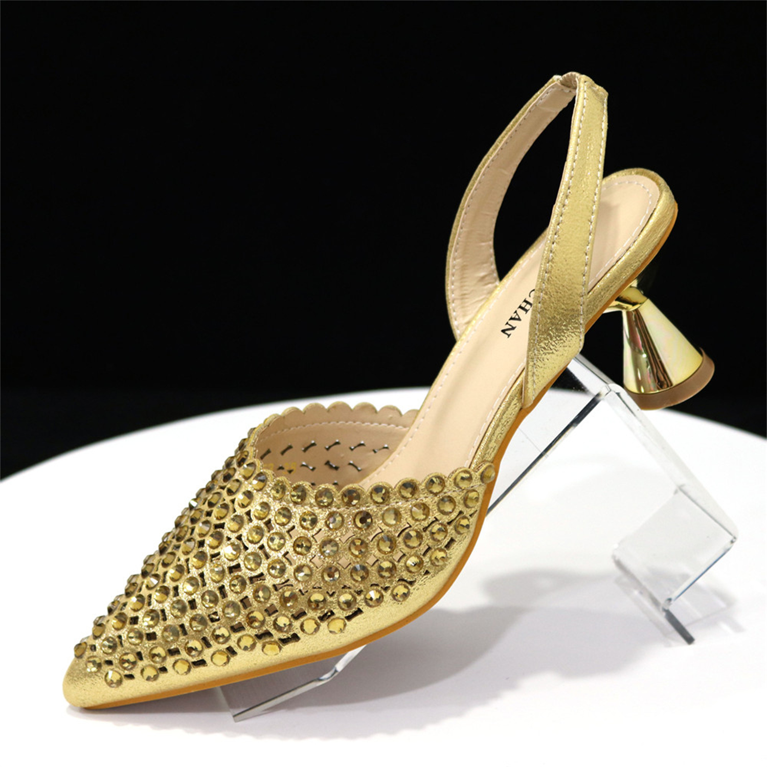Złoty zestaw: błyszczące buty  – Slingback Heel Formal recenzja i cena