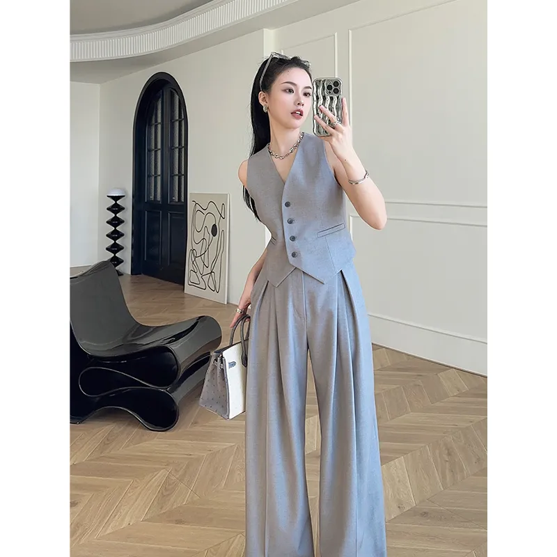Damski zestaw: bezrękawnik i s – Female Formal Wear recenzja i cena