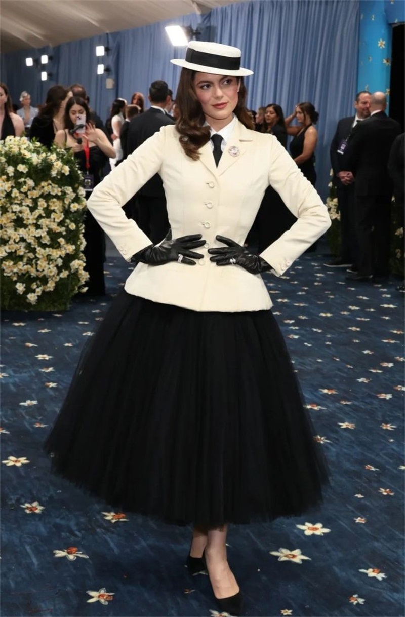 Białe damskie garnitury biurow – Women Formal Wear Black And White recenzja i cena